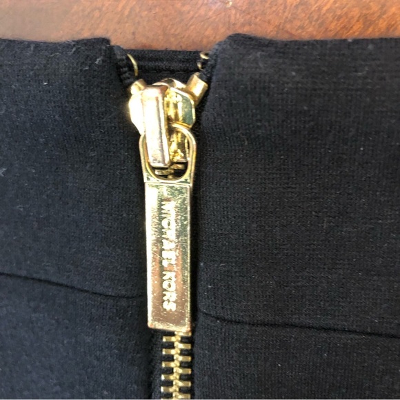 MICHAEL KORS Black Fully-lined Contour Skirt with Gold Zippers & MK pulls - Sz 8 - Picture 5 of 9